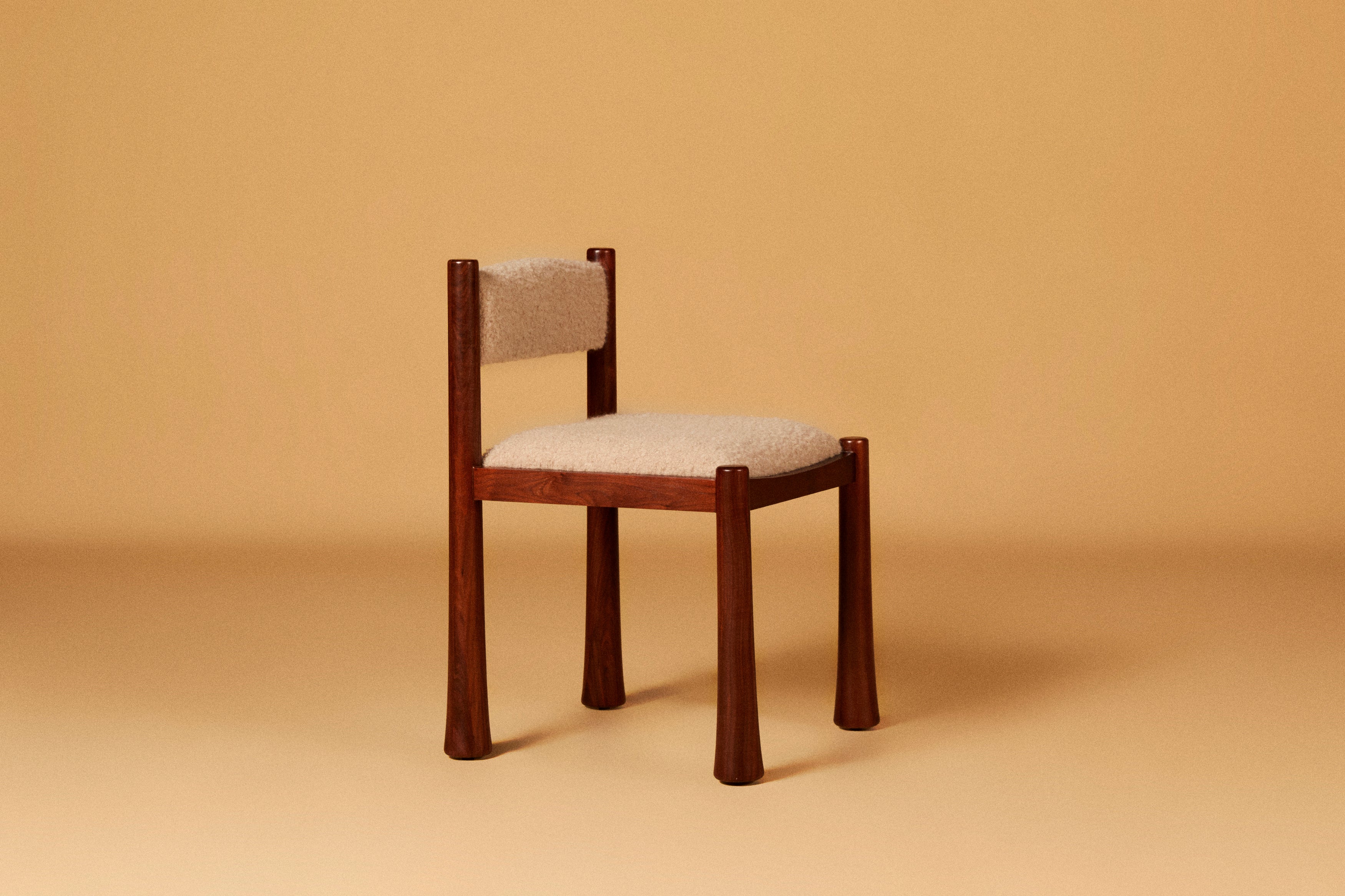 CREMA WOOL BOUCLE & WALNUT